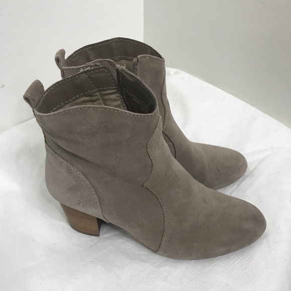 Steve Madden Hipster Brown Suede Ankle Boots - Picture 7 of 7